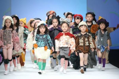 潮童魔都記 KIDS WEAR上海時(shí)裝周，多維個(gè)性風(fēng)潮席卷兒童時(shí)尚地標(biāo)